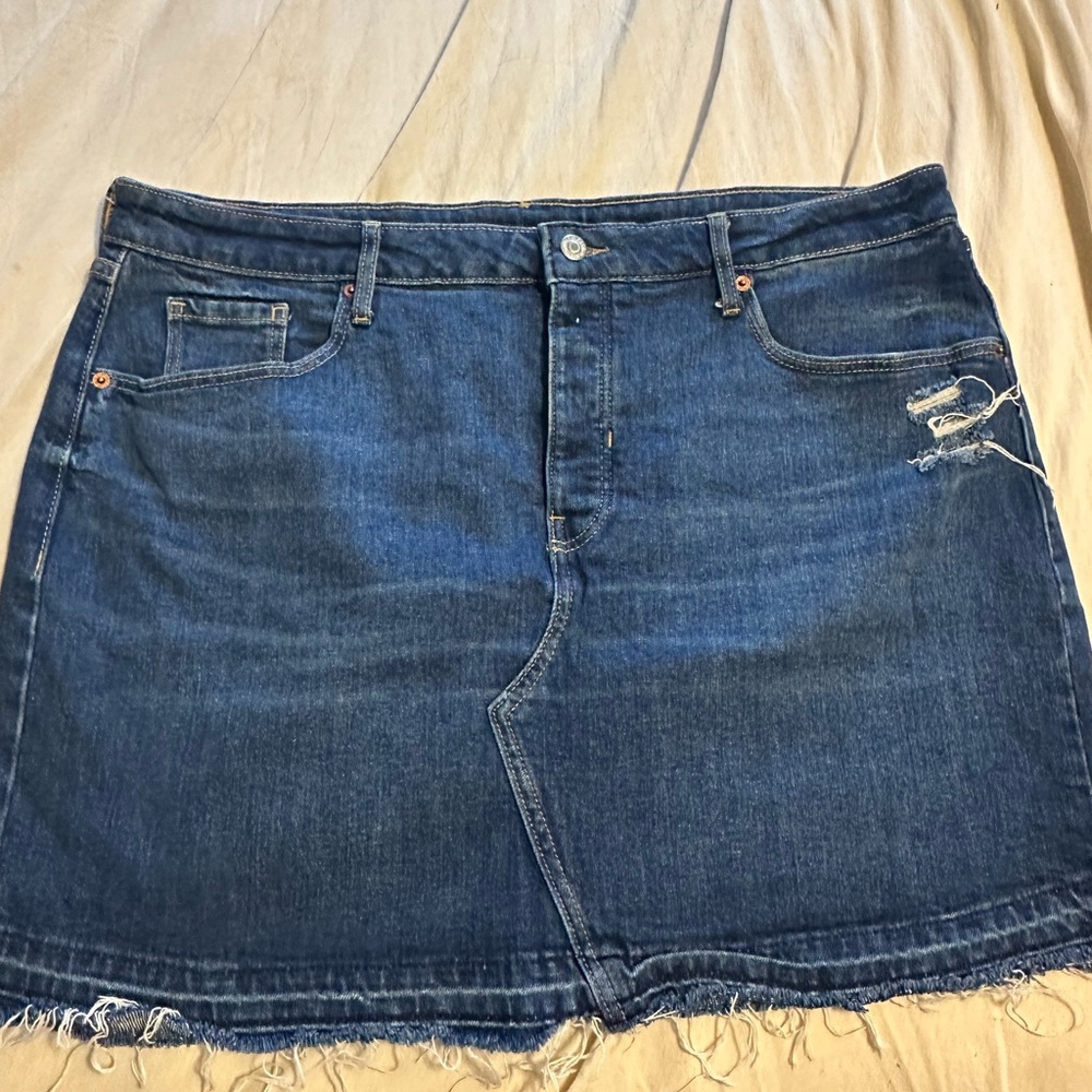 Old Navy high rise denim skirt size 16